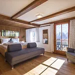 Lodge Berg'k'hof Kaisertal - Alpine Hideaway *
