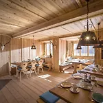 Hytte Berg'k'hof Kaisertal - Alpine Hideaway Ebbs