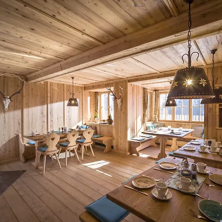 ロッジ Berg'k'hof Kaisertal - Alpine Hideaway エープス
