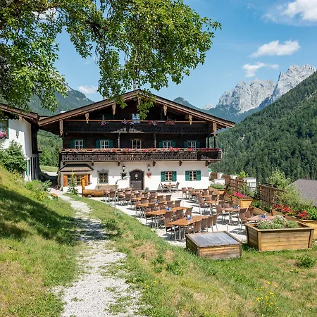 Berg'k'hof Kaisertal - Alpine Hideaway ロッジ *