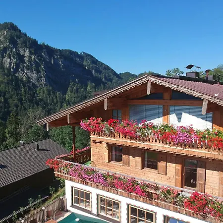 ロッジ Berg'k'hof Kaisertal - Alpine Hideaway *