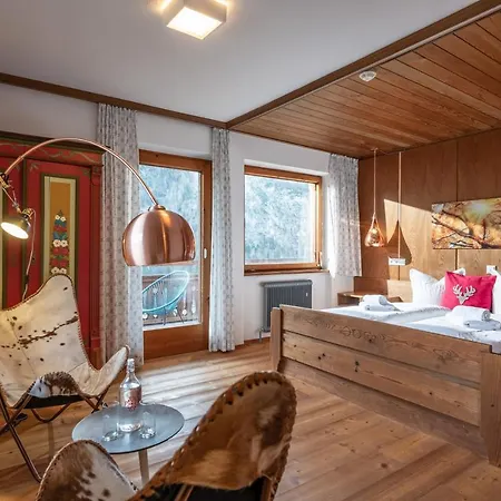 Hytte Berg'k'hof Kaisertal - Alpine Hideaway *