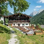 Berg'k'hof Kaisertal - Alpine Hideaway Alojamento de Turismo Selvagem *
