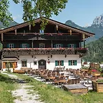 Alojamento de Turismo Selvagem Berg'k'hof Kaisertal - Alpine Hideaway